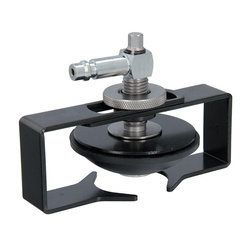 ADAPTER DO ODPOWIETRZANIA HAMULCÓW 28-70 MM